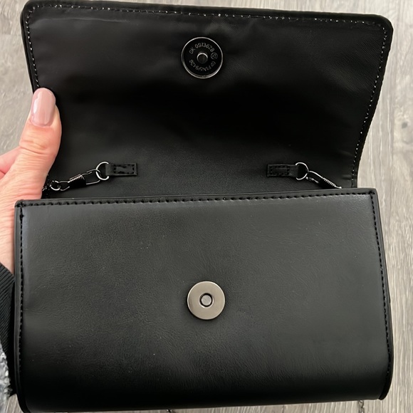 Neiman Marcus bag 🖤 - Picture 6 of 8